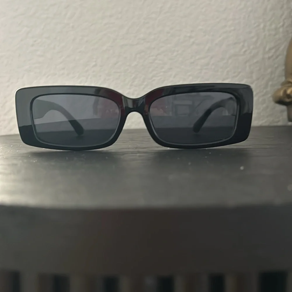 New Black Rectangle Small Y2K Anti UV Sunglasses - Picture 3 of 5